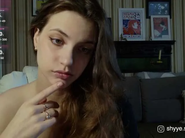 SarahSupershy Image 8
