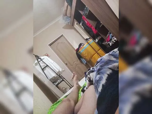 PinkyPai – webcam model profile photo Image 6