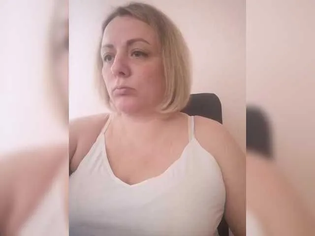 mia_villamil – webcam model profile photo Image 4