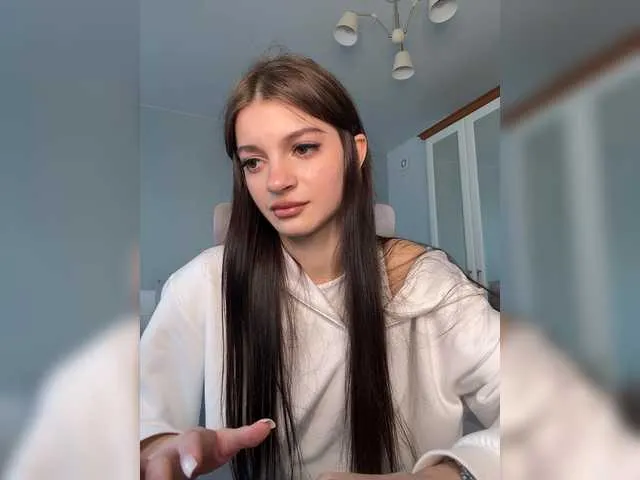 luciewintersuk – webcam model profile photo Image 3