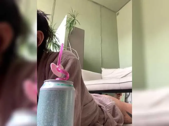 raisawetsx – webcam model profile photo Image 4