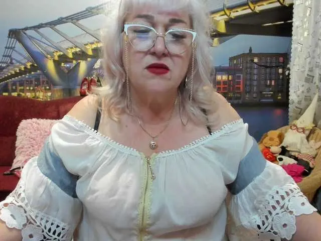 _taylormoon – webcam model profile photo Image 8