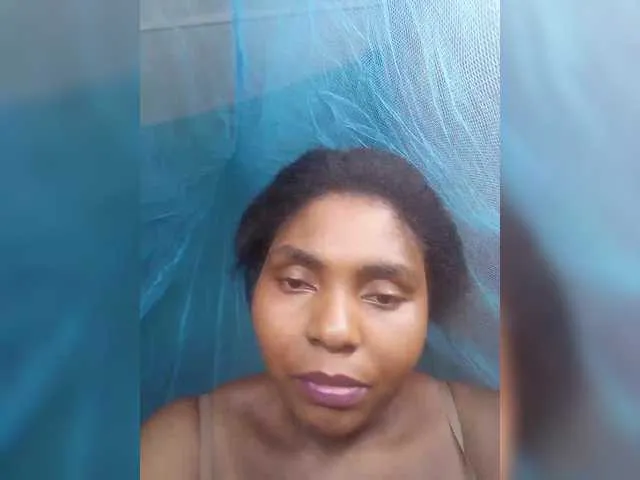 Prueberry – webcam model profile photo Image 4