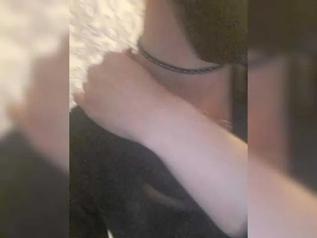 hina_porn – webcam model profile photo Image 3