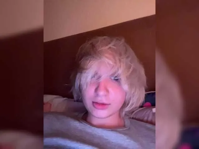 robin_gal – webcam model profile photo Image 16