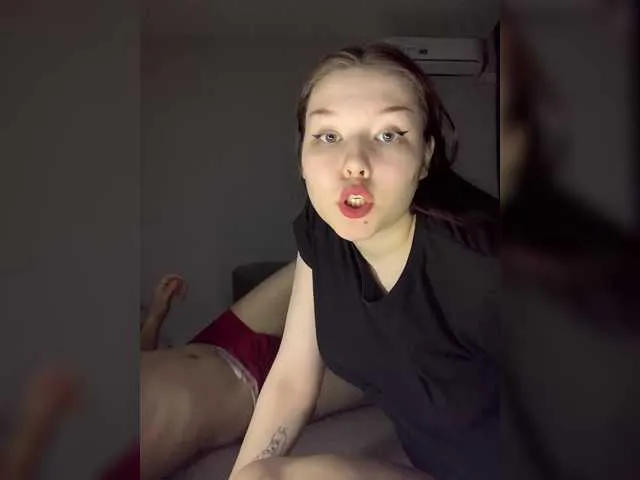 hina_porn – webcam model profile photo Image 15