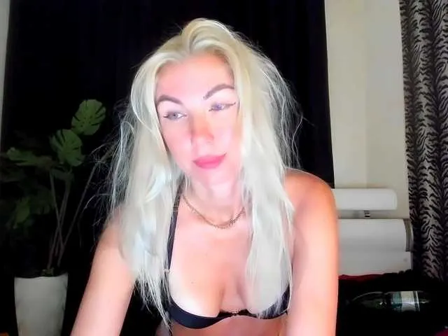 catmintlush – webcam model profile photo Image 17