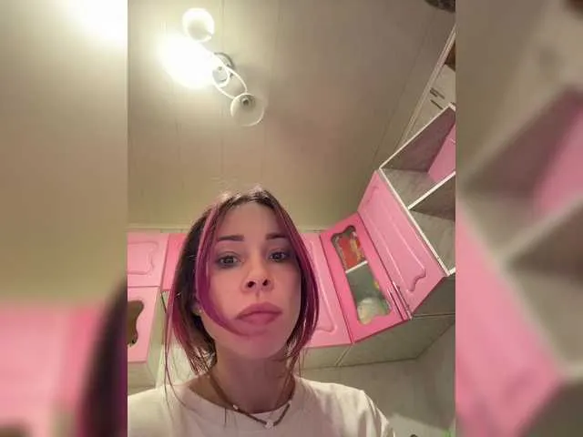 leidycrstnch21 – webcam model profile photo Image 17