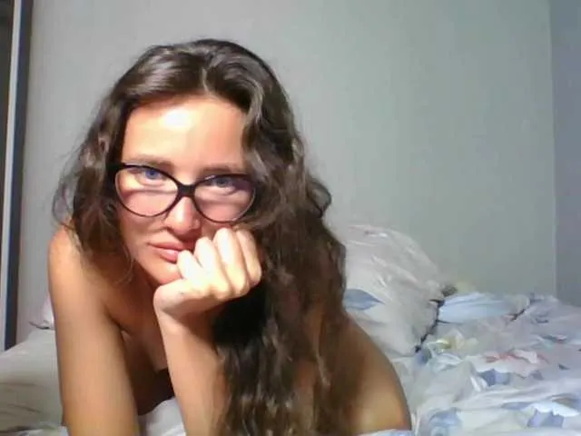 iam_eli – webcam model profile photo Image 13