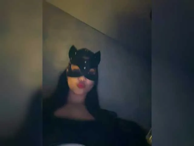 roouse – webcam model profile photo Image 10