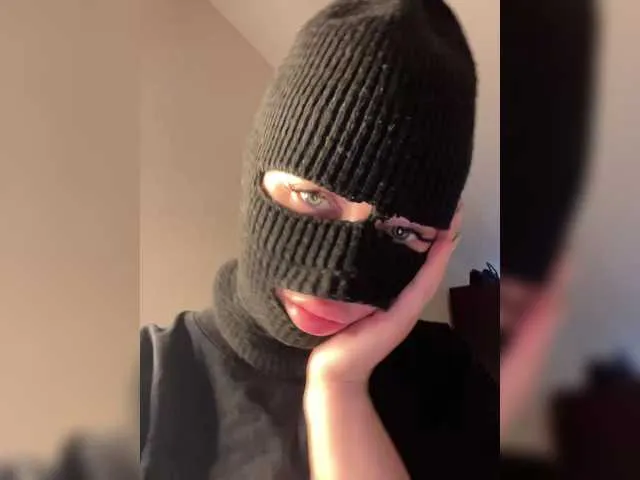 Youlalia – webcam model profile photo Image 15