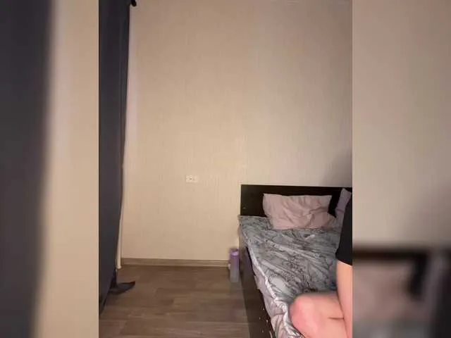 Youlalia – webcam model profile photo Image 5