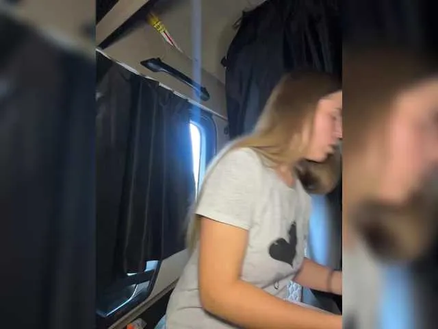 katheasian – webcam model profile photo Image 11