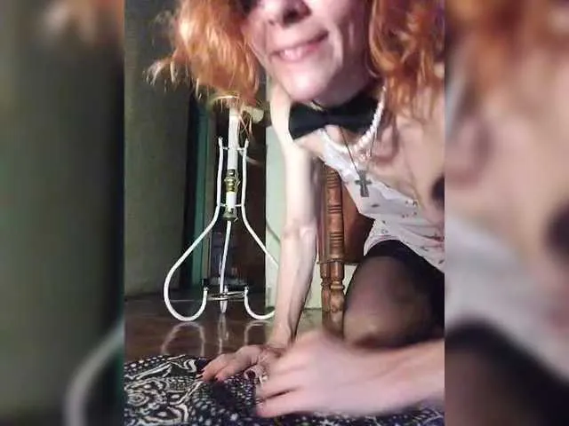 _MiaQueen_ – webcam model profile photo Image 3