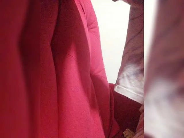 hina_porn – webcam model profile photo Image 13
