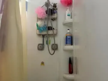 IORio2 – webcam model profile photo Image 3