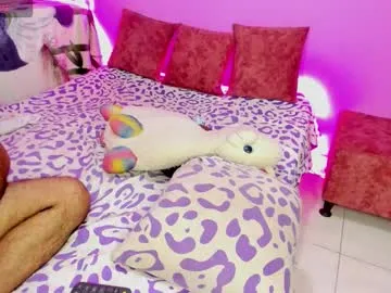 Sun-Moon – webcam model profile photo Image 18