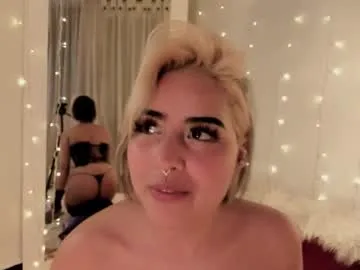 PinkyPai – webcam model profile photo Image 15