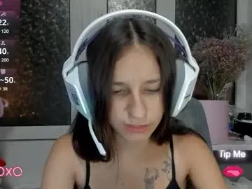 zui_lu – webcam model profile photo Image 6