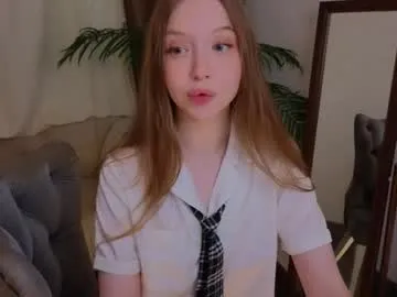 bedroomeyess – webcam model profile photo Image 4