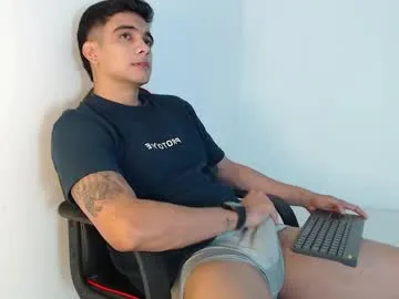 octavarium211 – webcam model profile photo Image 2