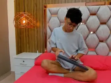 hijin_ – webcam model profile photo Image 18