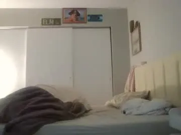 scarlethroa – webcam model profile photo Image 14