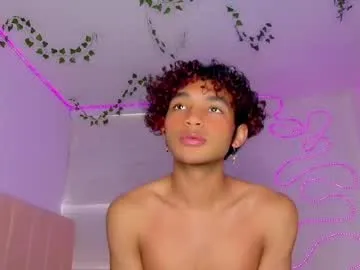 little_effy18_ – webcam model profile photo Image 11