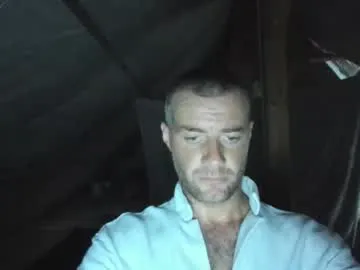 VIKITOMMY – webcam model profile photo Image 4