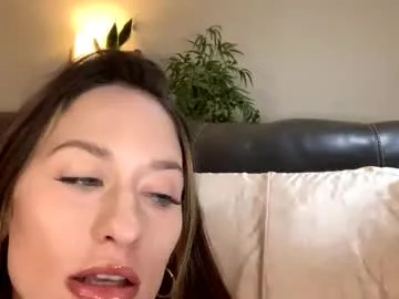 madewithhell – webcam model profile photo Image 11