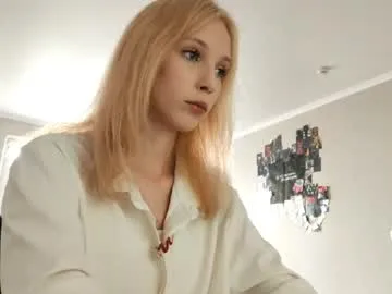 lilith_bonheur – webcam model profile photo Image 2