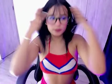 Youlalia – webcam model profile photo Image 9