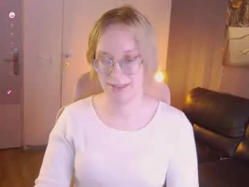 boywithbug – webcam model profile photo Image 4