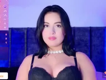 VIKITOMMY – webcam model profile photo Image 2