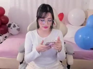 IORio2 – webcam model profile photo Image 17