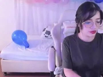 IORio2 – webcam model profile photo Image 3