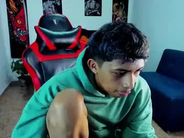 wolfan_sky – webcam model profile photo Image 2