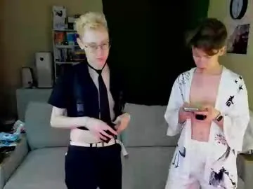 IORio2 – webcam model profile photo Image 7