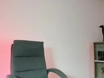 Lola_Hale – webcam model profile photo Image 5