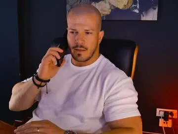 tai_fun – webcam model profile photo Image 6