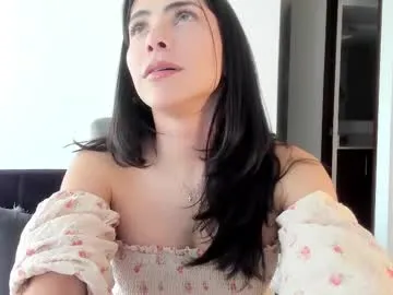 lauraagomezz__ – webcam model profile photo Image 4