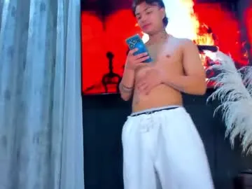 tumbles05 – webcam model profile photo Image 2