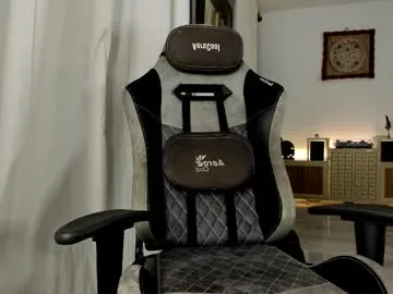 HopeHeaven – webcam model profile photo Image 17