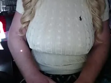 HopeHeaven – webcam model profile photo Image 17