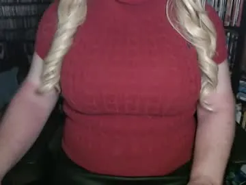 HopeHeaven – webcam model profile photo Image 6