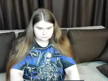 little_effy18_ – webcam model profile photo Image 3