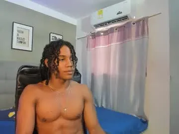 HoneyNSir – webcam model profile photo Image 8