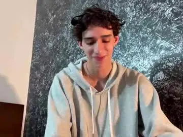 White-Foxy – webcam model profile photo Image 10