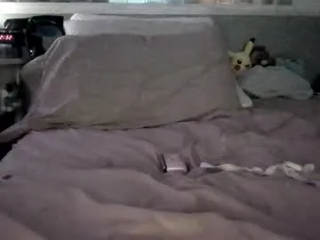 White-Foxy – webcam model profile photo Image 5