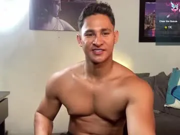 octavarium211 – webcam model profile photo Image 3